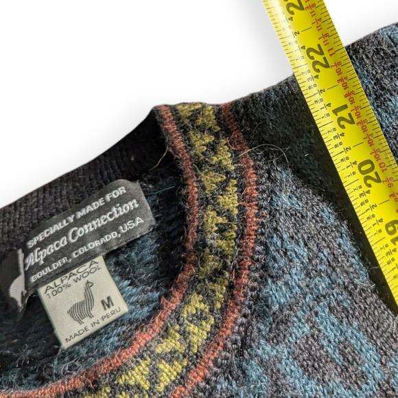 Peruvian Made Alpaca Scrollwork Design Sweater - Picture 6 of 11